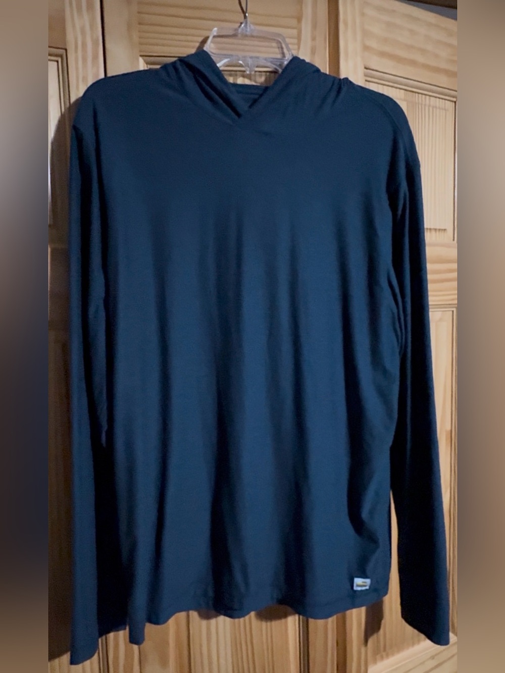 Vuori Men's Long-Sleeve Hooded Performance Shirt - Black